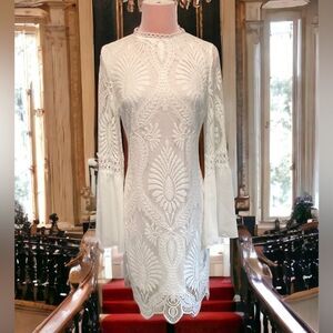 QUIZ NWT CREAM CROCHET LONG BELL SLEEVE DRESS SIZE 8